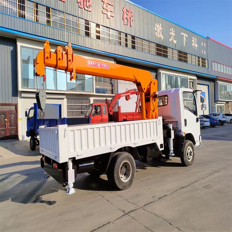 社头乡三轮随车吊定制 农用改装机自备吊中瑞长期出售